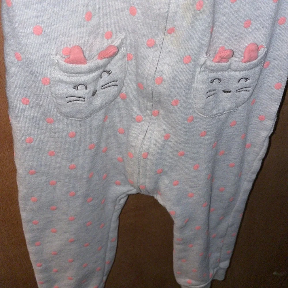 I made a Carter’s onesie, jogging suit with kitty gray with pink size 18 months